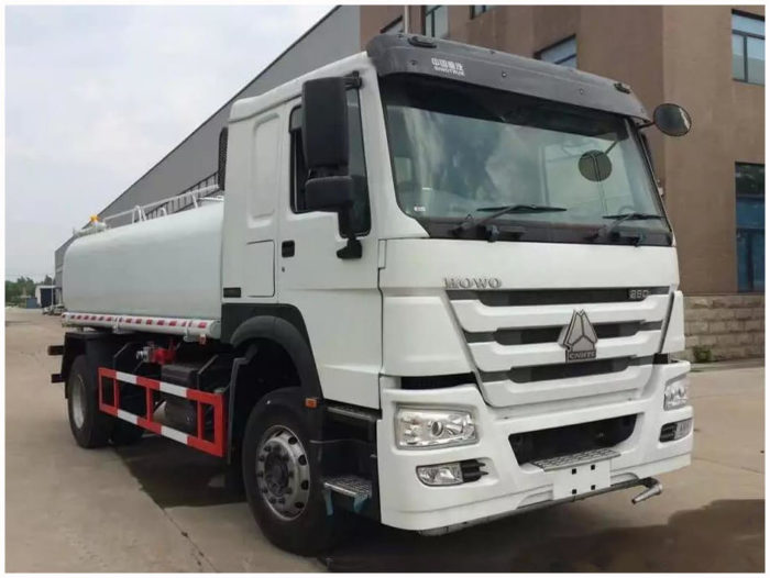 HOWO Water Tank Truck 1