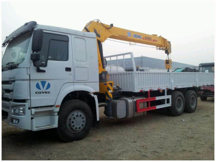 Sinotruk Howo Crane Truck 4