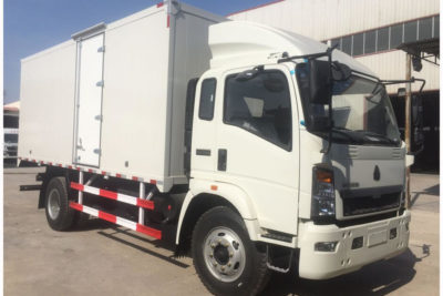 Howo Cooling Van